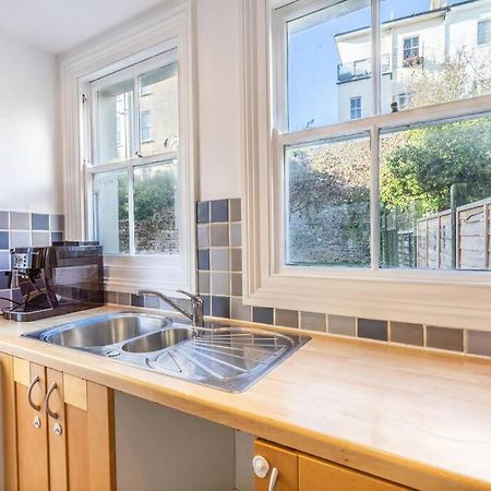 Victorian Flat Close To Station With Large Garden Apartman Brighton Kültér fotó
